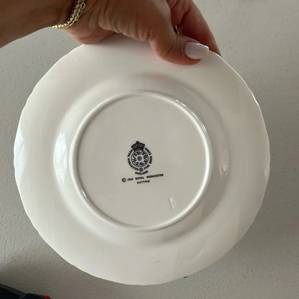 Vintage Royal Worcester dessert plate fine bone china England 1965 Sutton